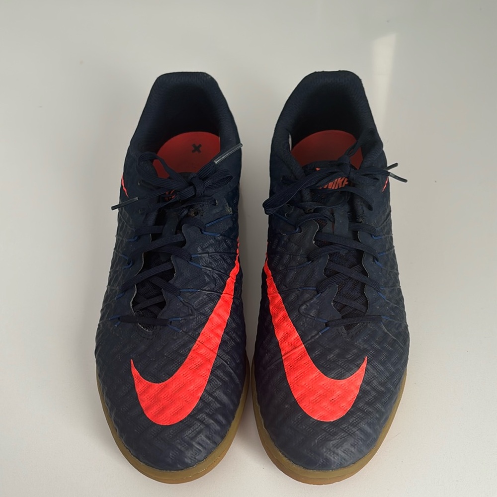 Men’s Nike Hypervenom Indoor Soccer Shoes. Size 8.5